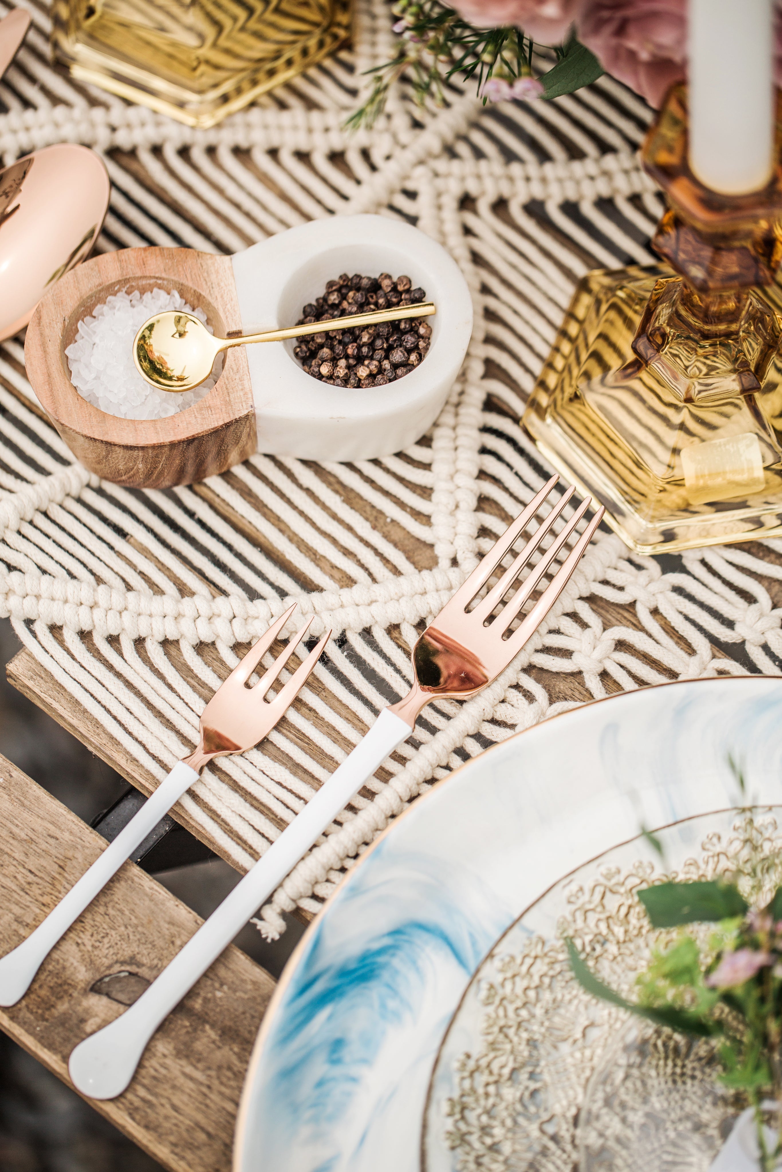 TABLEWARE & KITCHEN