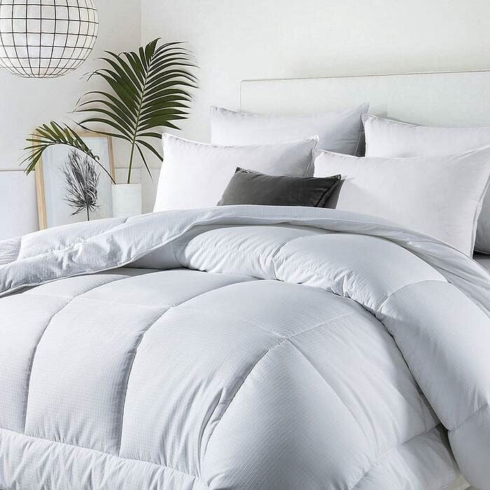 Queen Size All Seasons Soft White Polyester Down Alternative Comforter-2